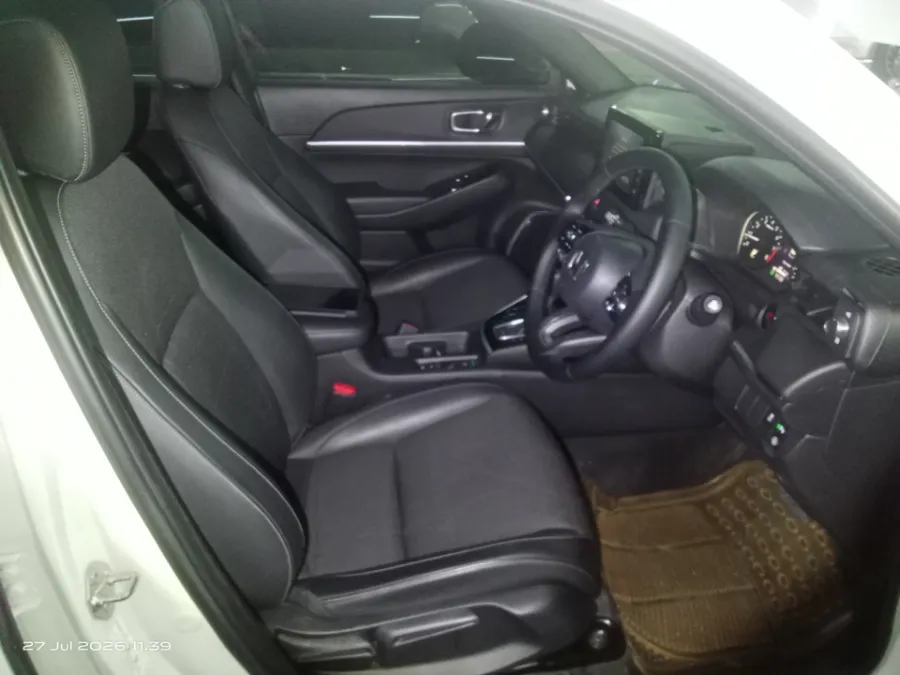 Foto Mobil Bekas Kabin Depan Honda HR-V 1.5 SE tahun 2022