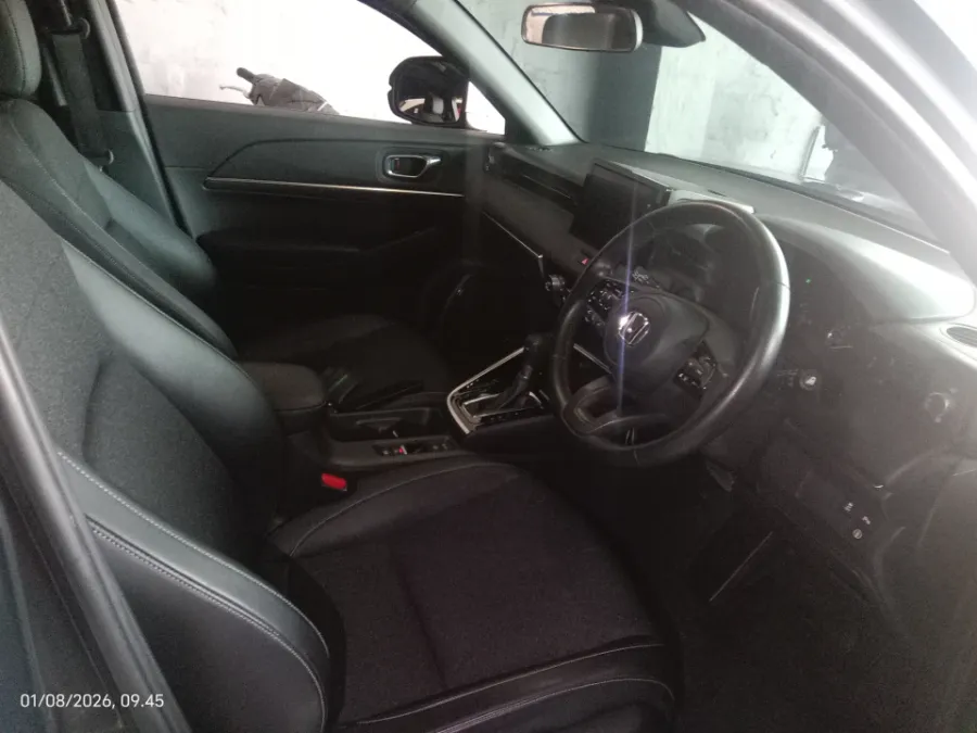 Foto Mobil Bekas Kabin Depan Honda HR-V 1.5 SE tahun 2022