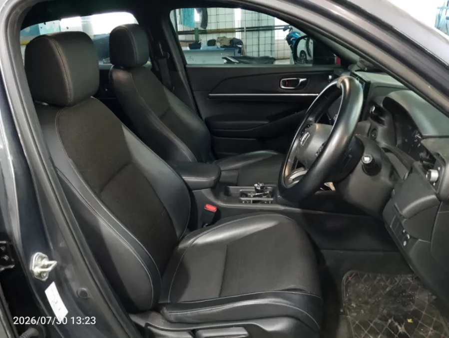 Foto Mobil Bekas Kabin Depan Honda HR-V 1.5 SE tahun 2022