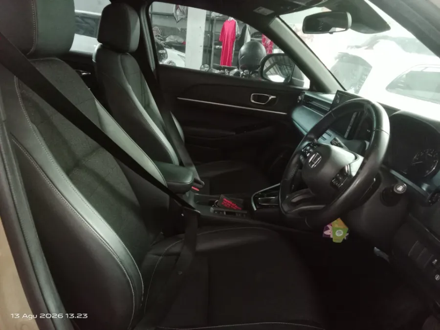 Foto Mobil Bekas Kabin Depan Honda HR-V 1.5 SE tahun 2022