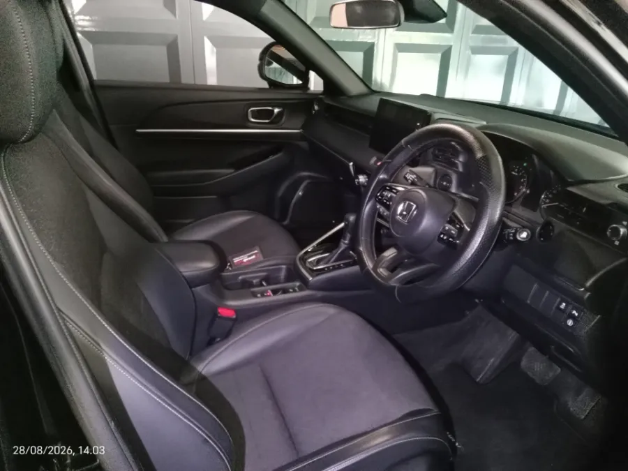 Foto Mobil Bekas Kabin Depan Honda HR-V 1.5 SE tahun 2022