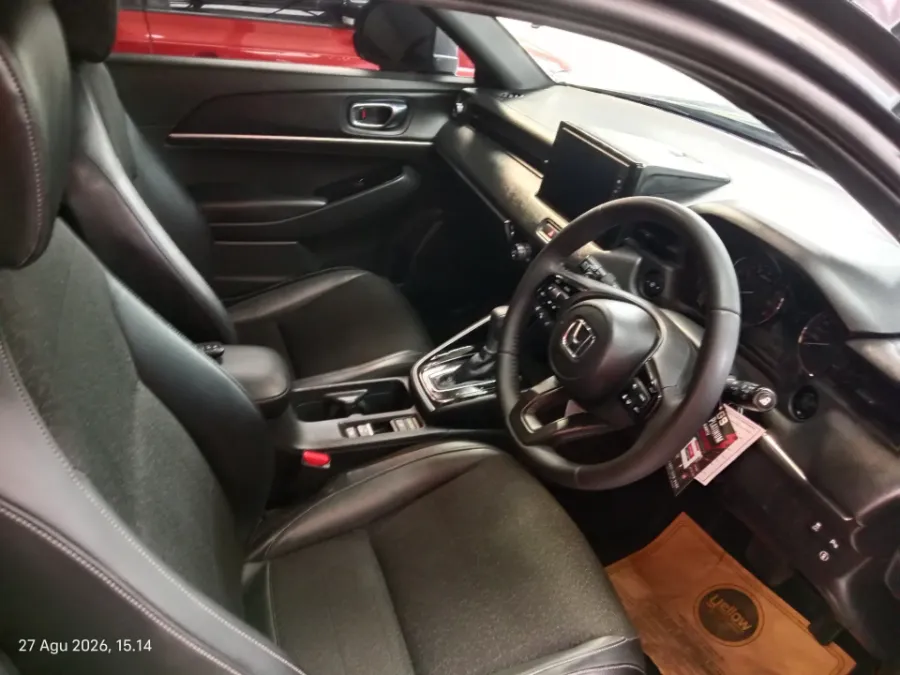 Foto Mobil Bekas Kabin Depan Honda HR-V 1.5 SE tahun 2022
