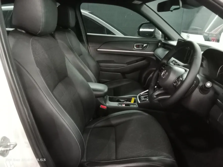Foto Mobil Bekas Kabin Depan Honda HR-V 1.5 SE tahun 2022