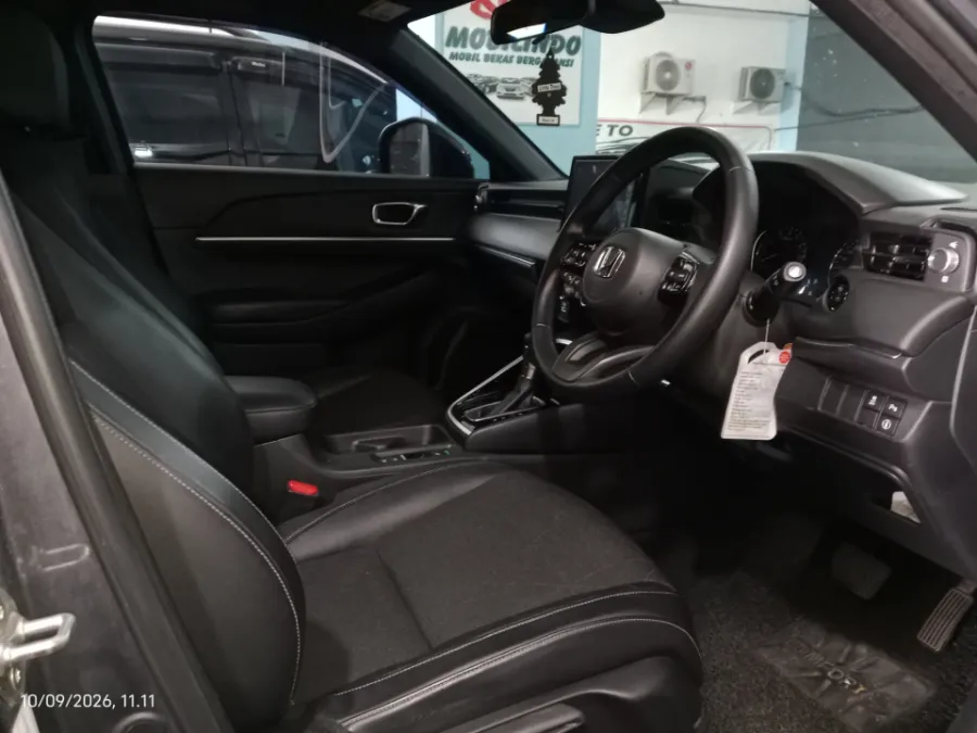 Foto Mobil Bekas Kabin Depan Honda HR-V 1.5 SE tahun 2022