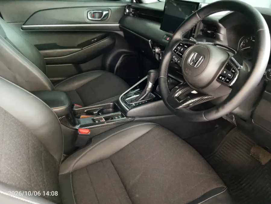 Foto Mobil Bekas Kabin Depan Honda HR-V 1.5 SE tahun 2022