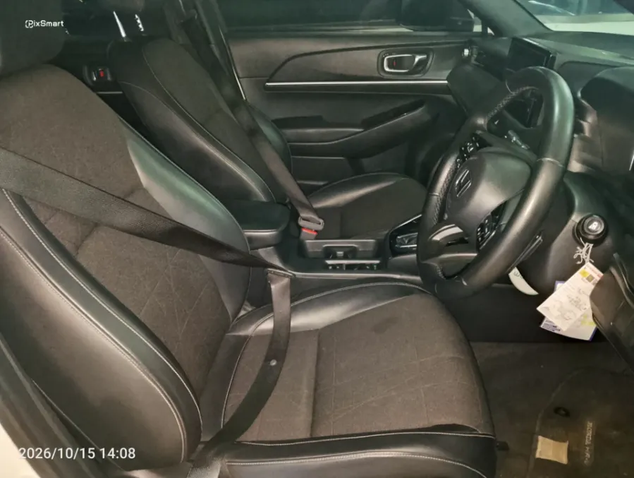 Foto Mobil Bekas Kabin Depan Honda HR-V 1.5 SE tahun 2022