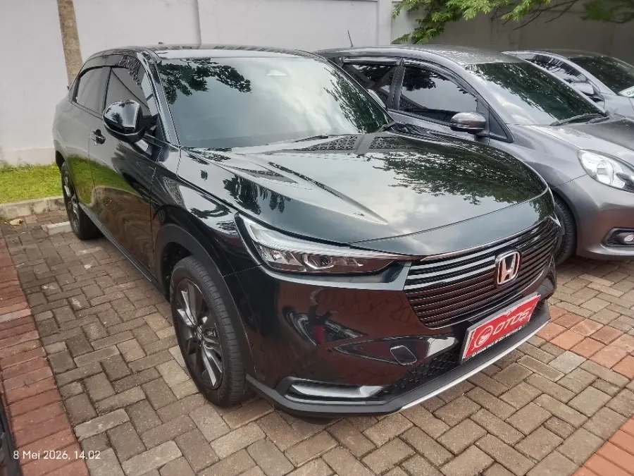 Foto Mobil Bekas Kanan Depan Honda HR-V 1.5 SE tahun 2022