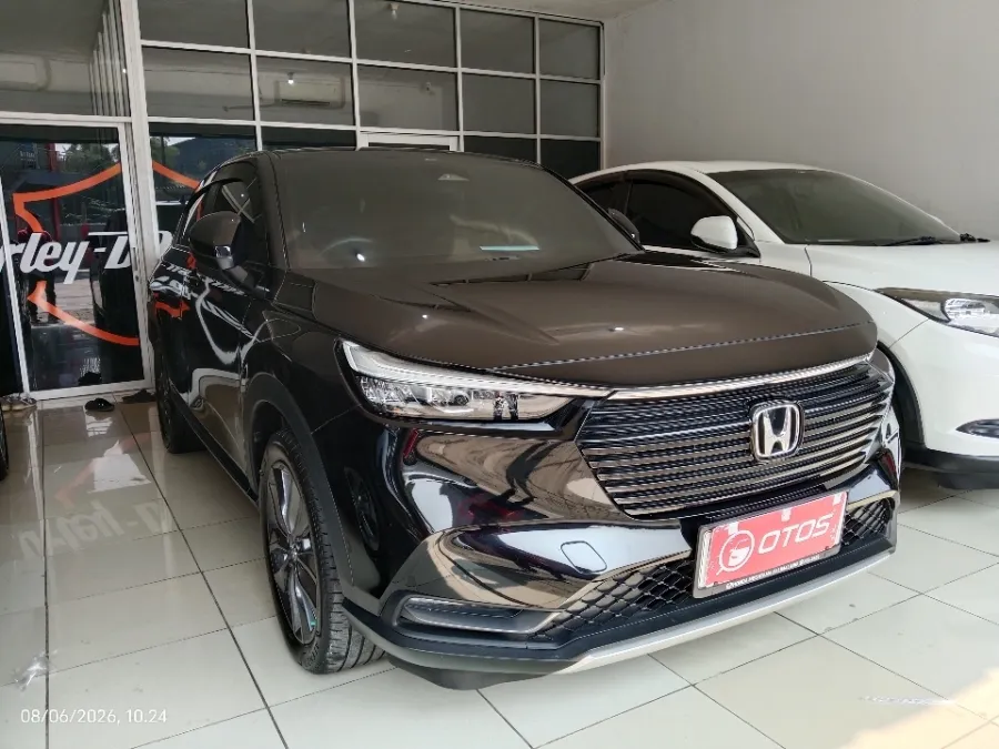 Foto Mobil Bekas Kanan Depan Honda HR-V 1.5 SE tahun 2022