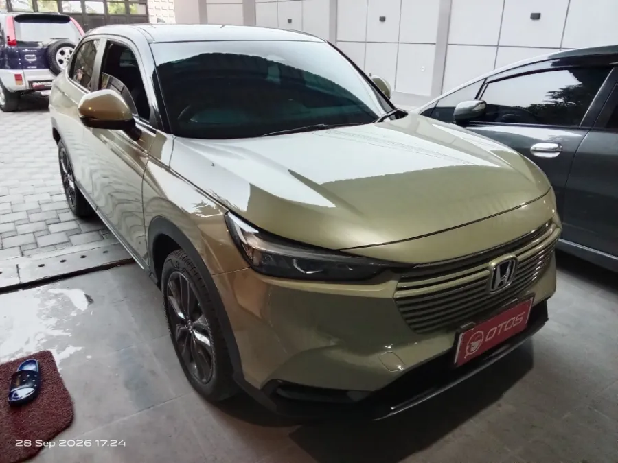 Foto Mobil Bekas Kanan Depan Honda HR-V 1.5 SE tahun 2022