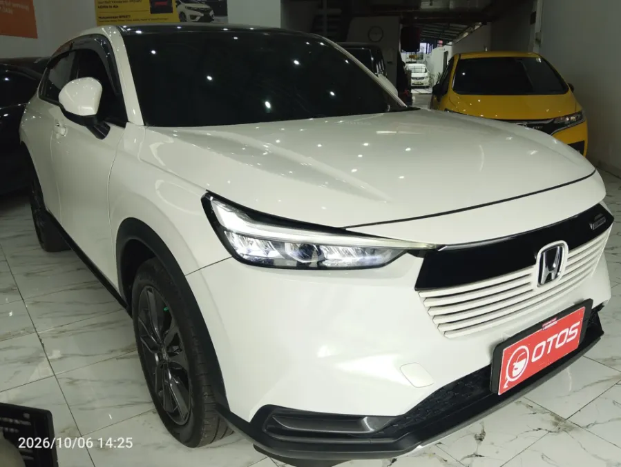 Foto Mobil Bekas Kanan Depan Honda HR-V 1.5 SE tahun 2022