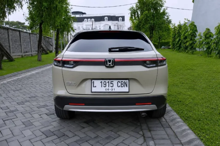 Foto Mobil Bekas Tampak Belakang Honda HR-V 1.5 SE tahun 2022