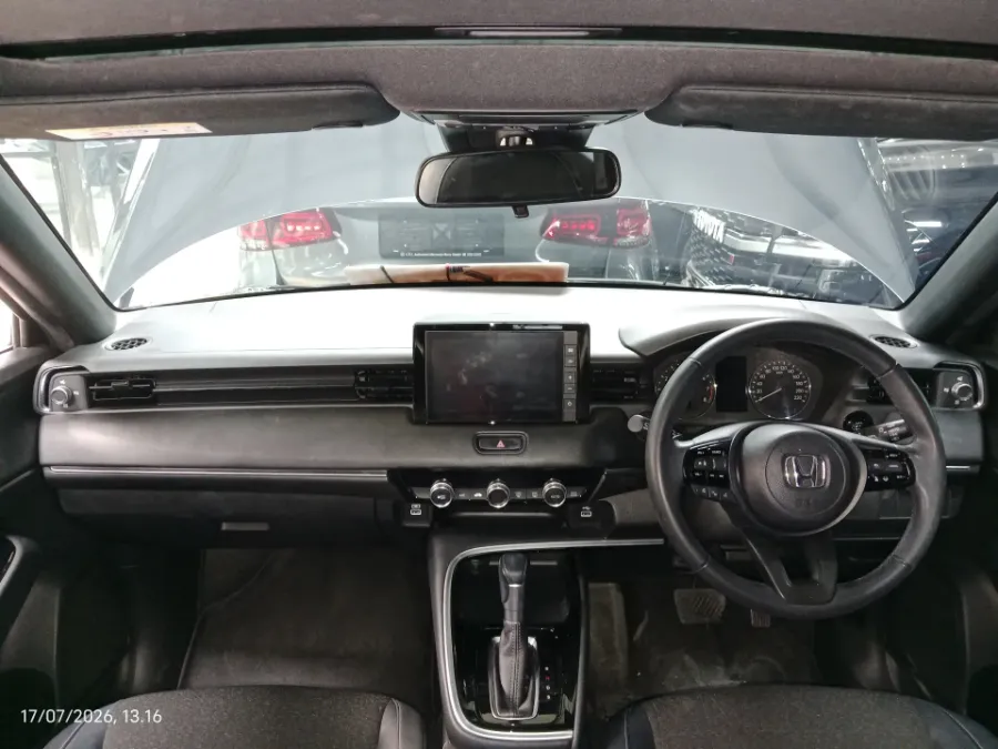 Foto Mobil Bekas Dashboard Honda HR-V 1.5 SE tahun 2023