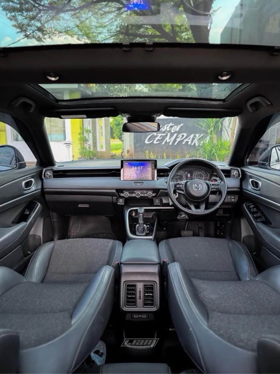 Foto Mobil Bekas Dashboard Honda HR-V 1.5 SE tahun 2023