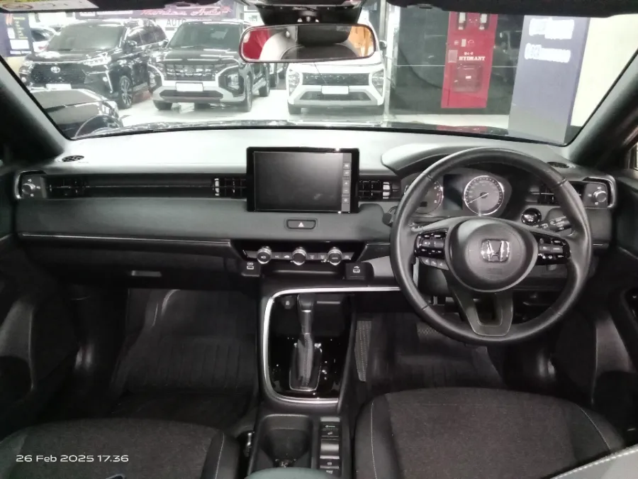 Foto Mobil Bekas Dashboard Honda HR-V 1.5 SE tahun 2023