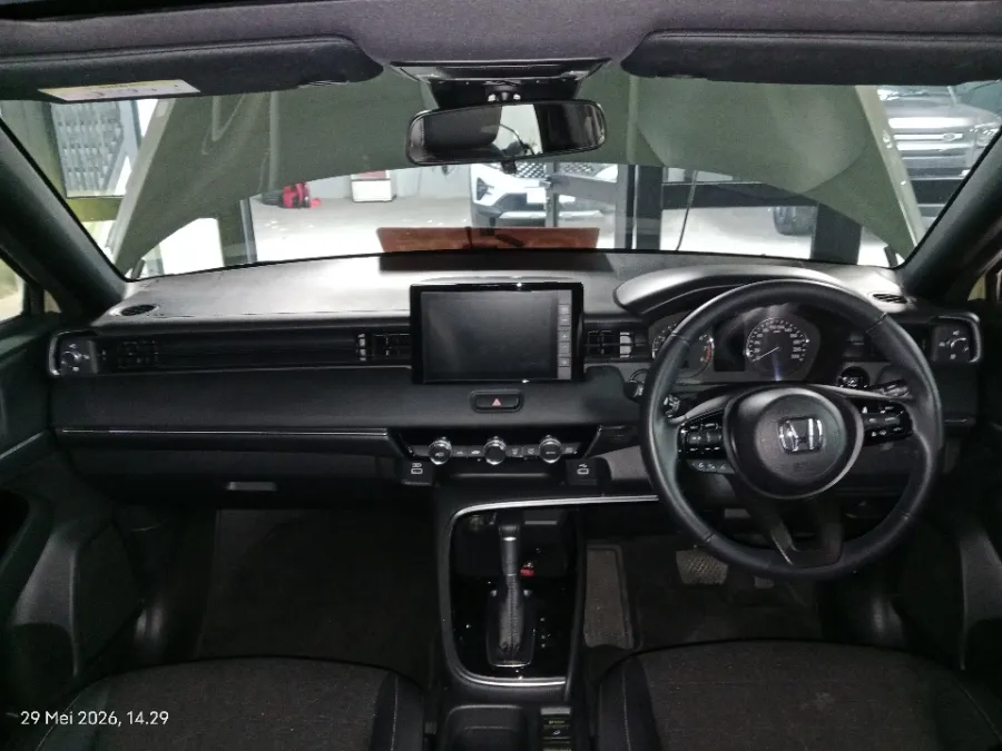 Foto Mobil Bekas Dashboard Honda HR-V 1.5 SE tahun 2023