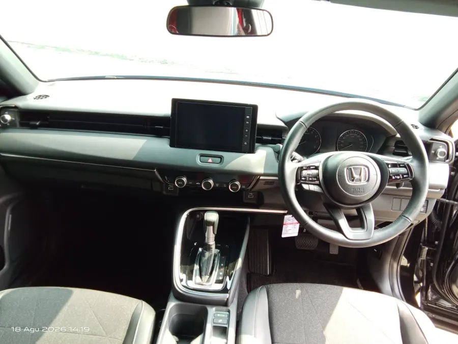 Foto Mobil Bekas Dashboard Honda HR-V 1.5 SE tahun 2023