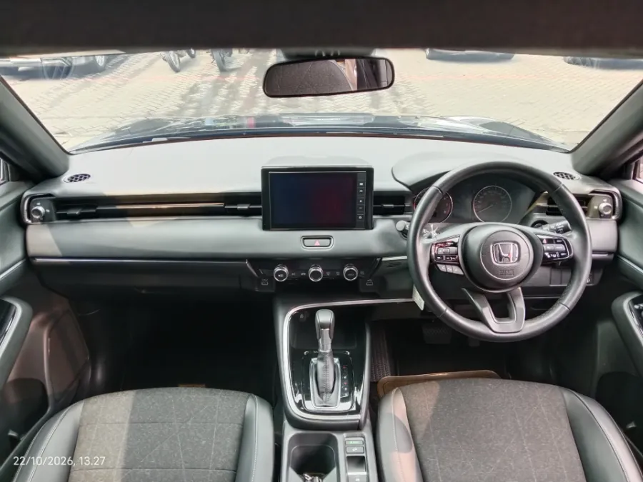 Foto Mobil Bekas Dashboard Honda HR-V 1.5 SE tahun 2023