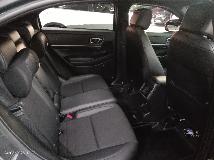 Foto Mobil Bekas Kabin Belakang Honda HR-V 1.5 SE tahun 2023