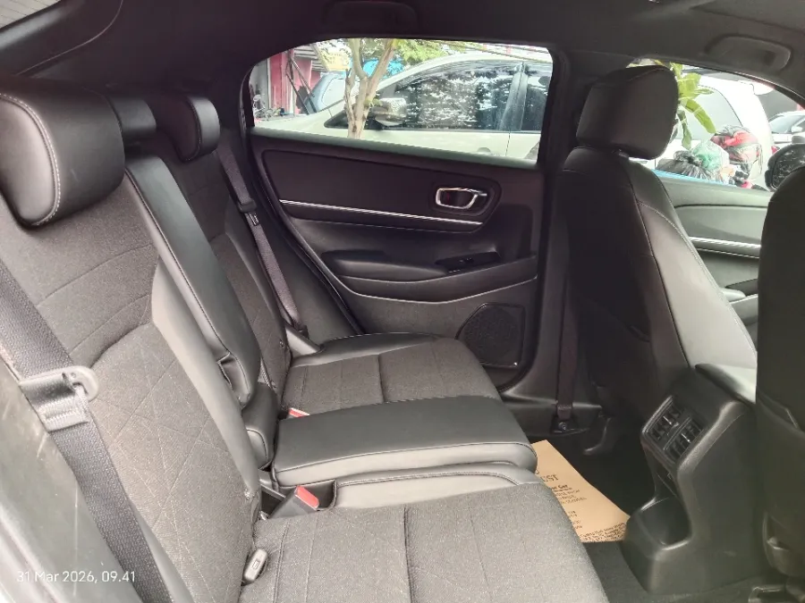 Foto Mobil Bekas Kabin Belakang Honda HR-V 1.5 SE tahun 2023