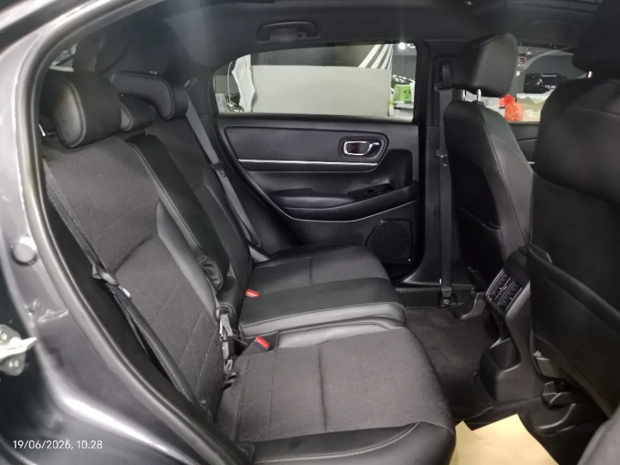 Foto Mobil Bekas Kabin Belakang Honda HR-V 1.5 SE tahun 2023