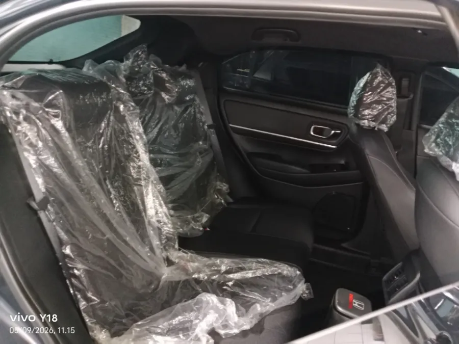 Foto Mobil Bekas Kabin Belakang Honda HR-V 1.5 SE tahun 2023