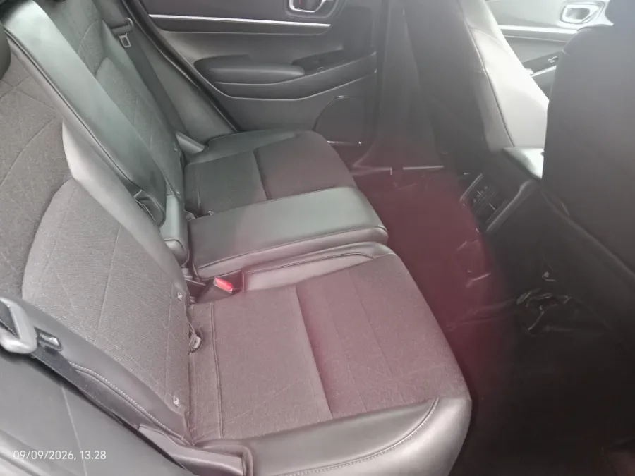 Foto Mobil Bekas Kabin Belakang Honda HR-V 1.5 SE tahun 2023