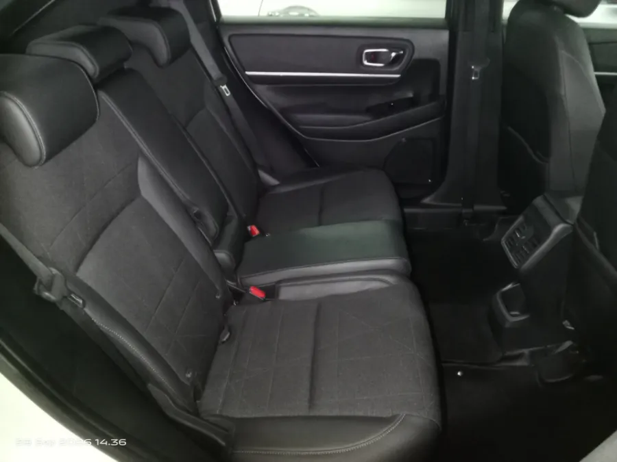 Foto Mobil Bekas Kabin Belakang Honda HR-V 1.5 SE tahun 2023