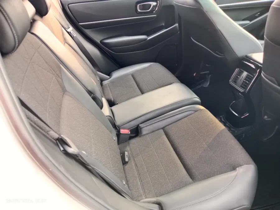 Foto Mobil Bekas Kabin Belakang Honda HR-V 1.5 SE tahun 2023