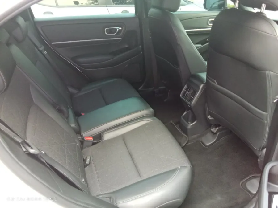 Foto Mobil Bekas Kabin Belakang Honda HR-V 1.5 SE tahun 2023