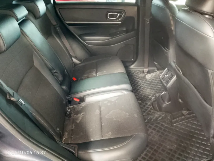 Foto Mobil Bekas Kabin Belakang Honda HR-V 1.5 SE tahun 2023