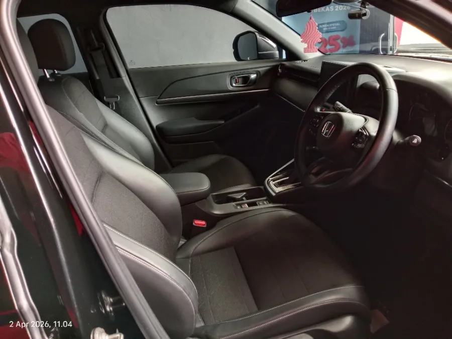 Foto Mobil Bekas Kabin Depan Honda HR-V 1.5 SE tahun 2023