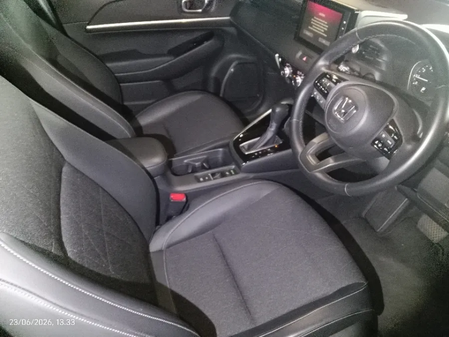 Foto Mobil Bekas Kabin Depan Honda HR-V 1.5 SE tahun 2023
