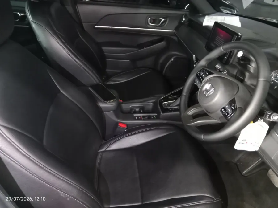Foto Mobil Bekas Kabin Depan Honda HR-V 1.5 SE tahun 2023