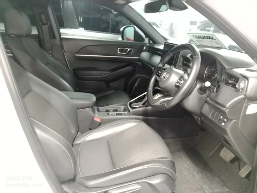 Foto Mobil Bekas Kabin Depan Honda HR-V 1.5 SE tahun 2023