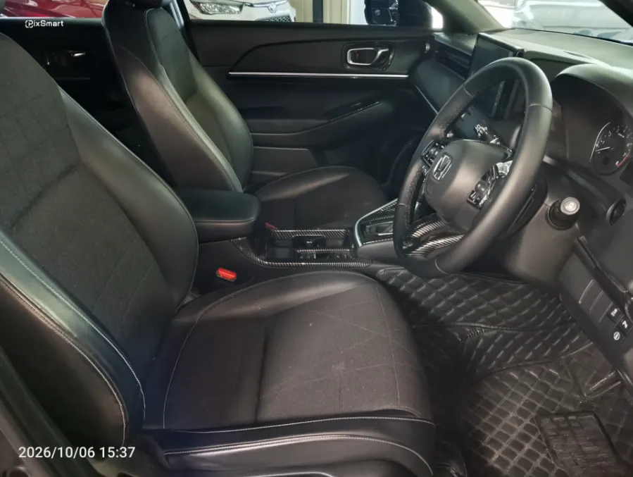Foto Mobil Bekas Kabin Depan Honda HR-V 1.5 SE tahun 2023