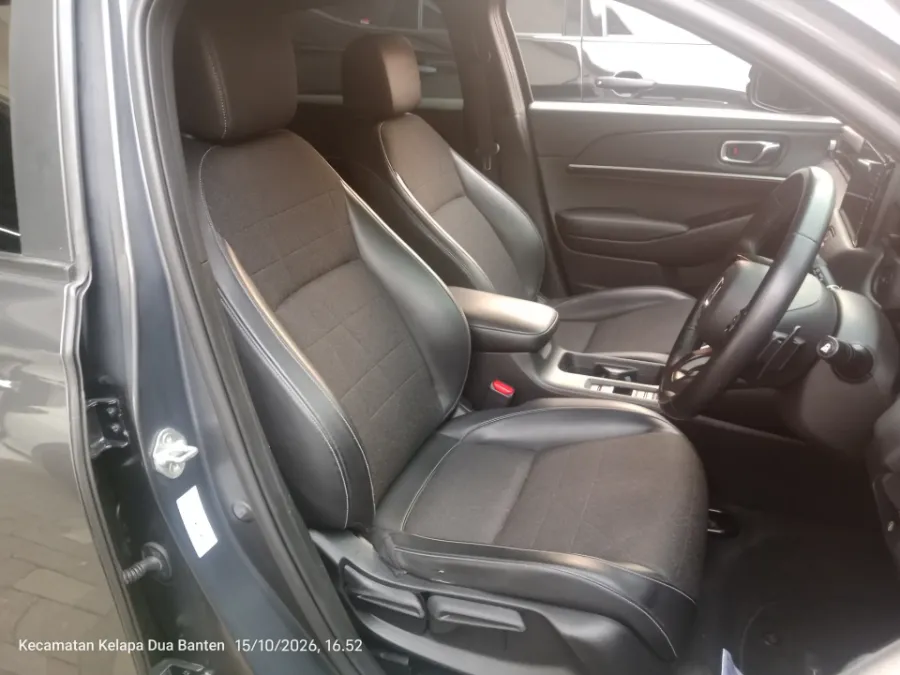 Foto Mobil Bekas Kabin Depan Honda HR-V 1.5 SE tahun 2023