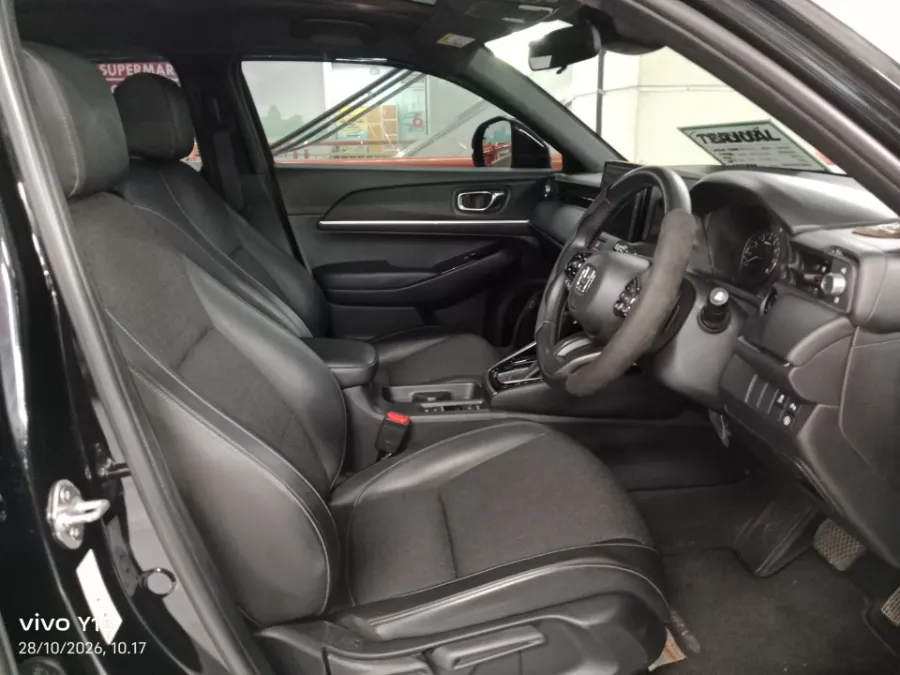 Foto Mobil Bekas Kabin Depan Honda HR-V 1.5 SE tahun 2023