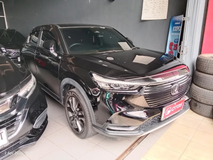 Foto Mobil Bekas Kanan Depan Honda HR-V 1.5 SE tahun 2023
