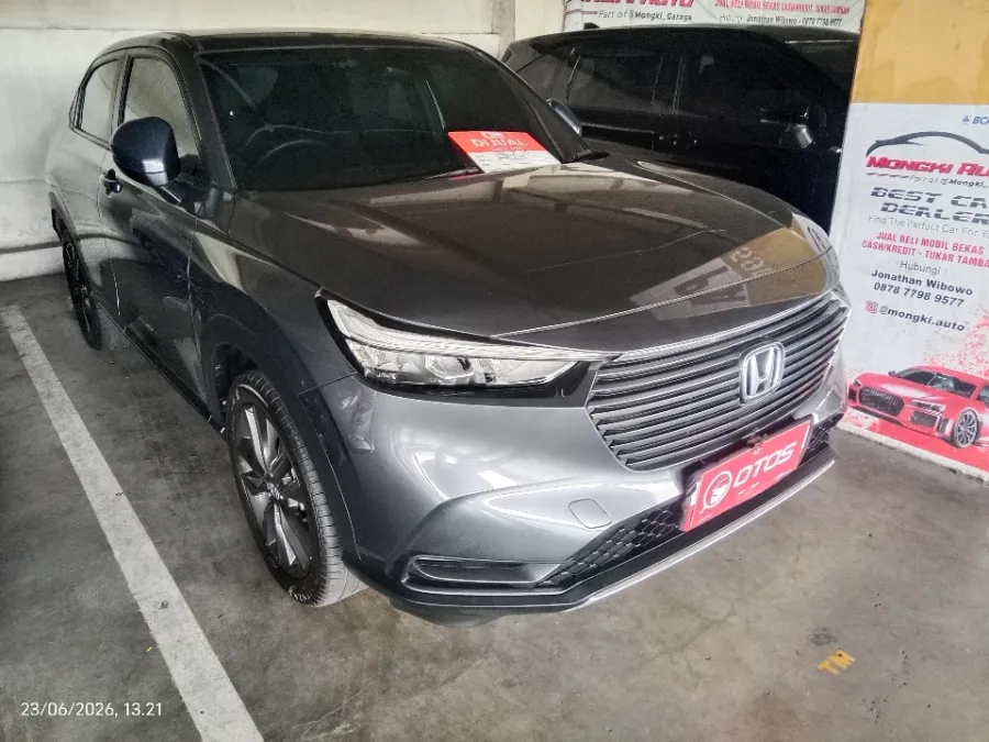 Foto Mobil Bekas Kanan Depan Honda HR-V 1.5 SE tahun 2023