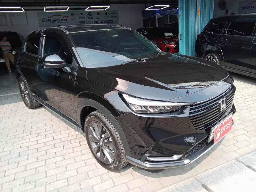 Foto Mobil Bekas Kanan Depan Honda HR-V 1.5 SE tahun 2023