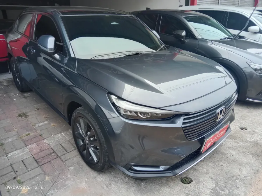 Foto Mobil Bekas Kanan Depan Honda HR-V 1.5 SE tahun 2023