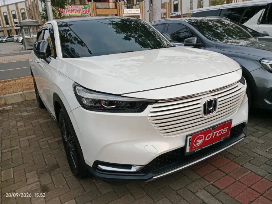 Foto Mobil Bekas Kanan Depan Honda HR-V 1.5 SE tahun 2023