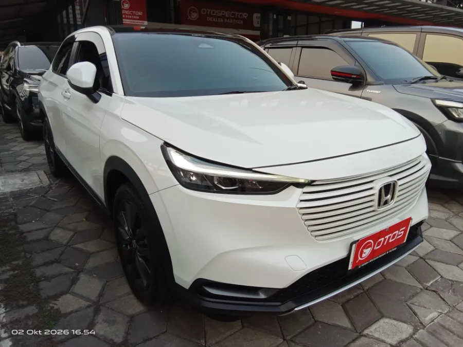 Foto Mobil Bekas Kanan Depan Honda HR-V 1.5 SE tahun 2023
