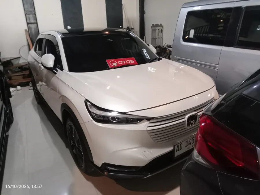 Foto Mobil Bekas Kanan Depan Honda HR-V 1.5 SE tahun 2023