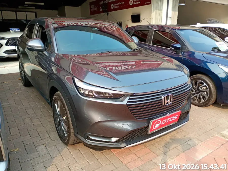 Foto Mobil Bekas Kanan Depan Honda HR-V 1.5 SE tahun 2023