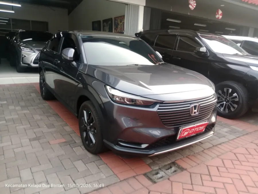Foto Mobil Bekas Kanan Depan Honda HR-V 1.5 SE tahun 2023