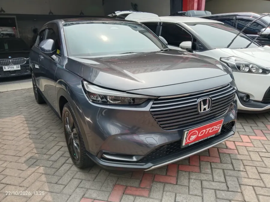 Foto Mobil Bekas Kanan Depan Honda HR-V 1.5 SE tahun 2023