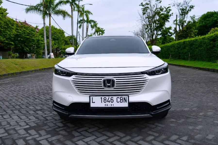 Foto Mobil Bekas Tampak Depan Honda HR-V 1.5 SE tahun 2023