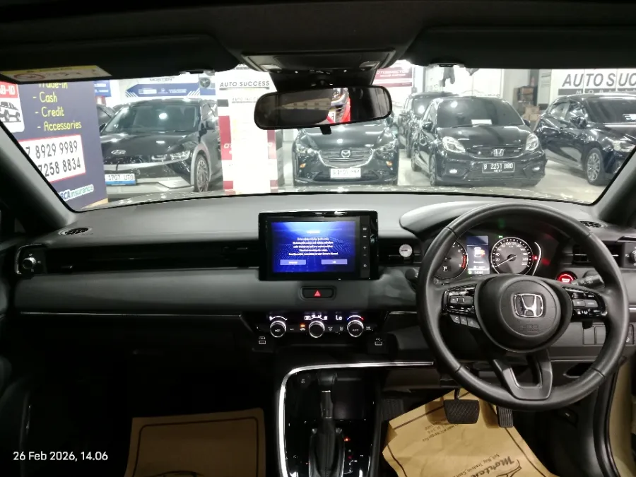 Foto Mobil Bekas Dashboard Honda HR-V 1.5 SE tahun 2024
