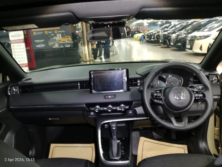 Foto Mobil Bekas Dashboard Honda HR-V 1.5 SE tahun 2024